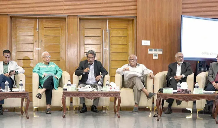 জাতীয় ঐকমত্য কমিশনের খসড়া চূড়ান্তের পথে: বিতর্ক এড়াতে সংযমী অবস্থানে কমিশন